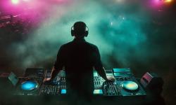 Featured image of post What is EDM? Activ8te's Guide to EDM for New Artists and Musicians